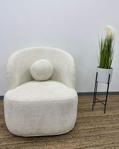כורסא מעוצבת מדגם דייזי בגוון קרם לבן 