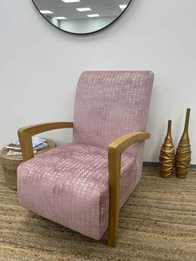 כורסא לסלון מעוצבת ומפנקת דגם לורן בבד קטיפתי בגוון ורוד  : image 1